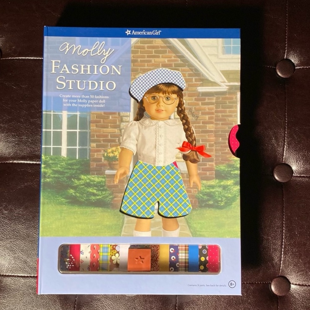 NIB American Girl Doll Mollys Fashion Studio Play and Design Kit